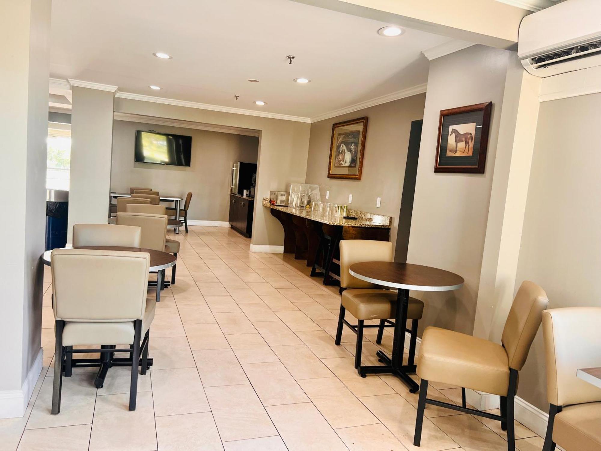 Microtel Inn By Wyndham Lexington Exterior photo